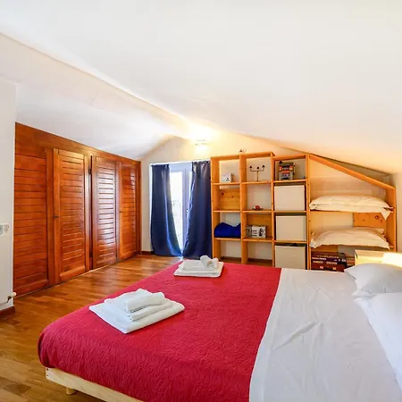Apartment La Mansarda Di Lory