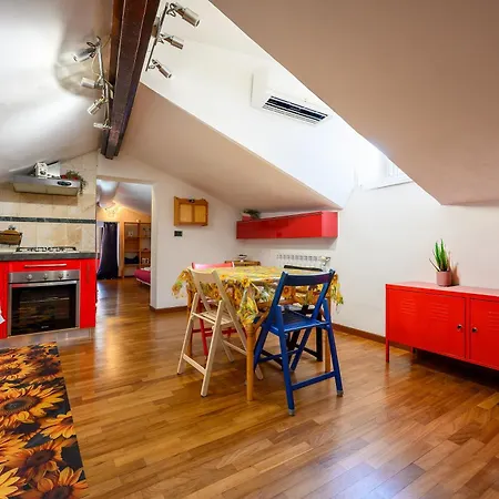 Daire La Mansarda Di Lory La Spezia