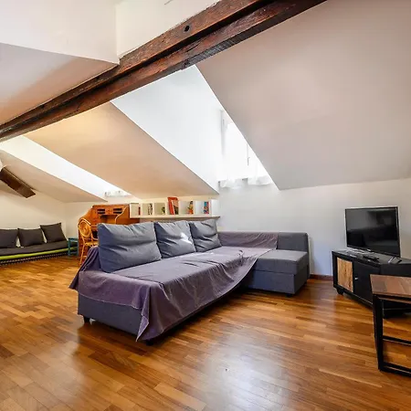 Apartment La Mansarda Di Lory *